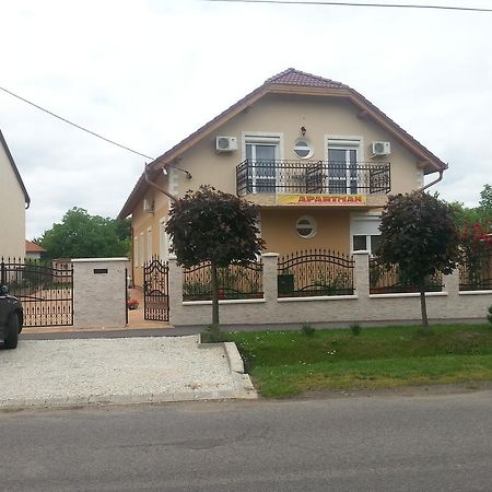 Marinica Apartman Hajdúszoboszló Exterior foto